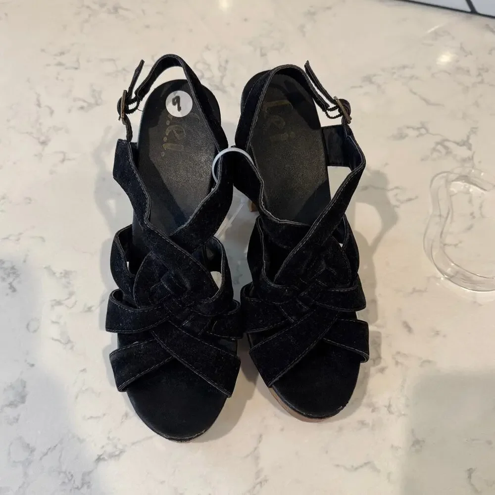 l.e.i. Black Faux suede sandals heels 90s Y2K size 9 it girl bohemian neutral